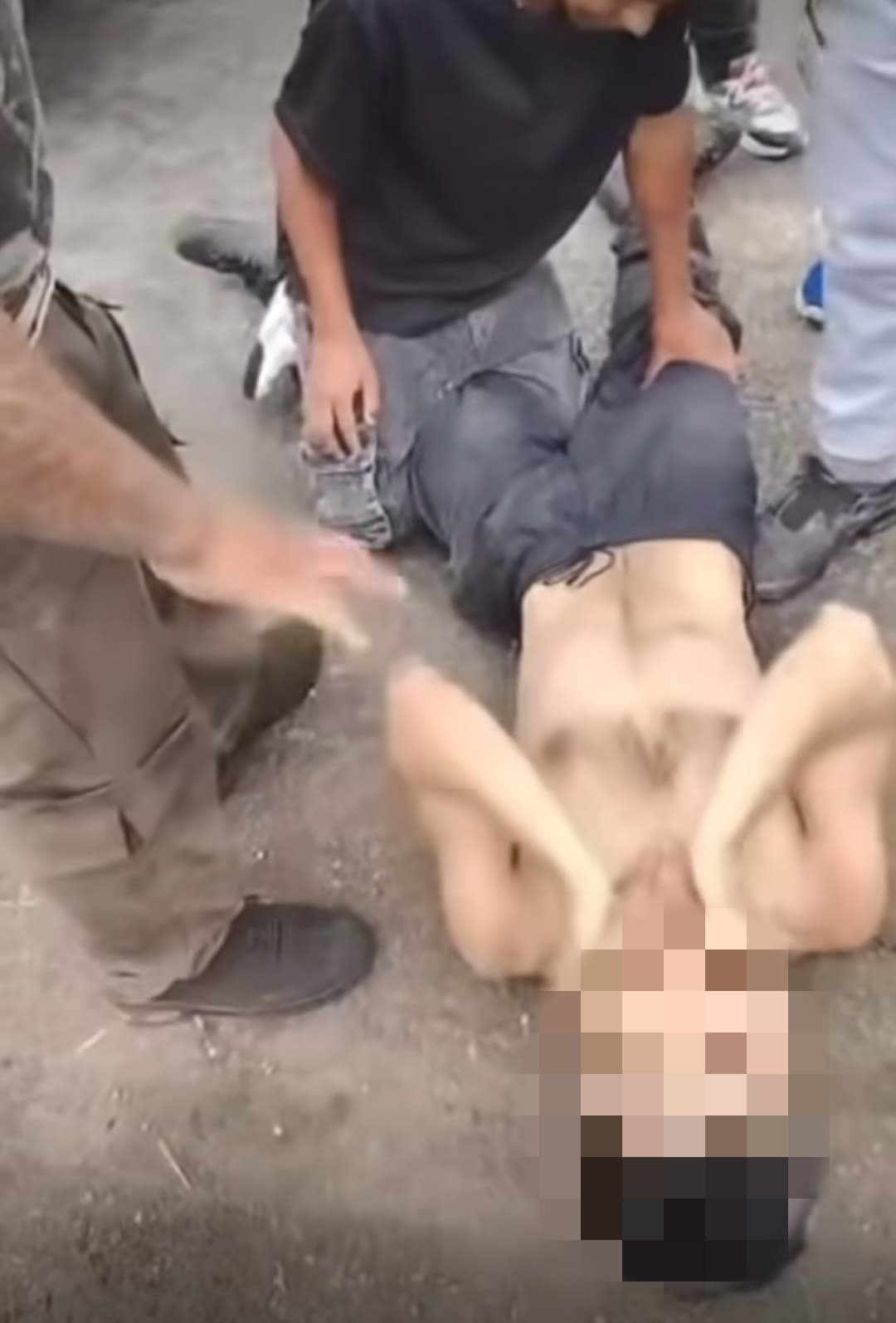 Golpean a sujeto por presuntamente atropellar a menor