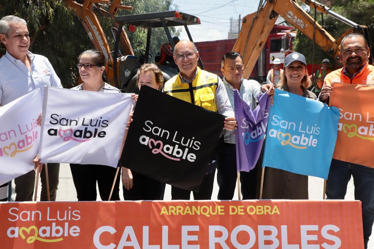 Encabeza Galindo segunda etapa de rehabilitación de calle Robles