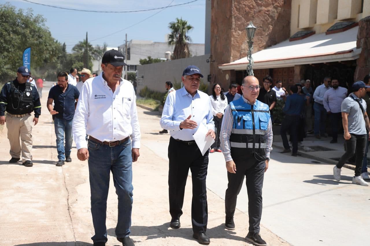 Entrega Ayuntamiento dos obras de rehabilitación de drenaje y vialidad
