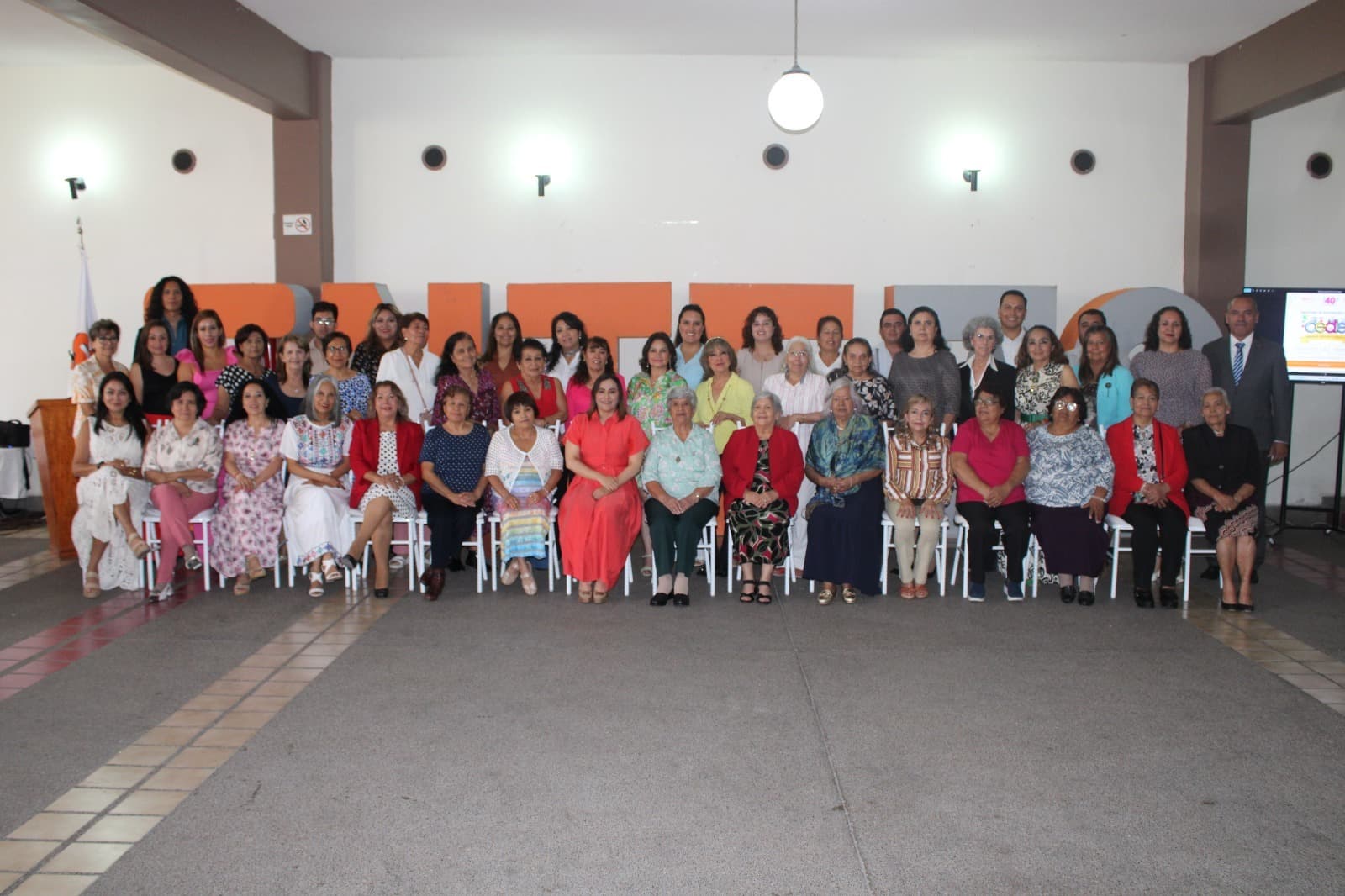 Celebra y reconoce SNTE Sección 52 a sus docentes jubilados