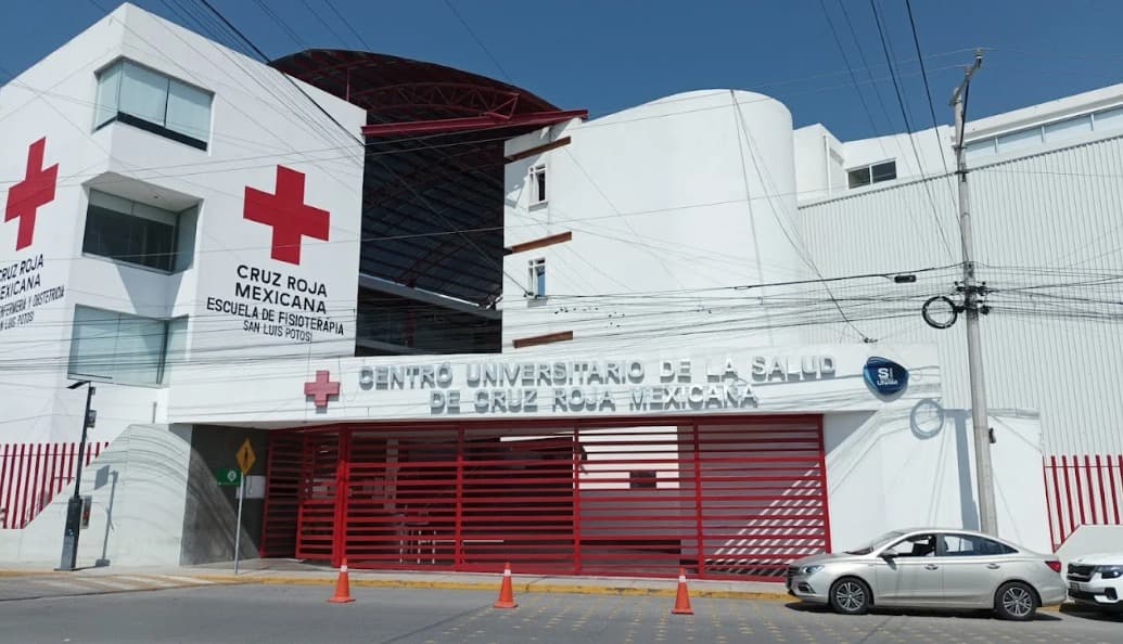 Denuncian alumnos actos de corrupción y nepotismo en Universidad de la Cruz Roja