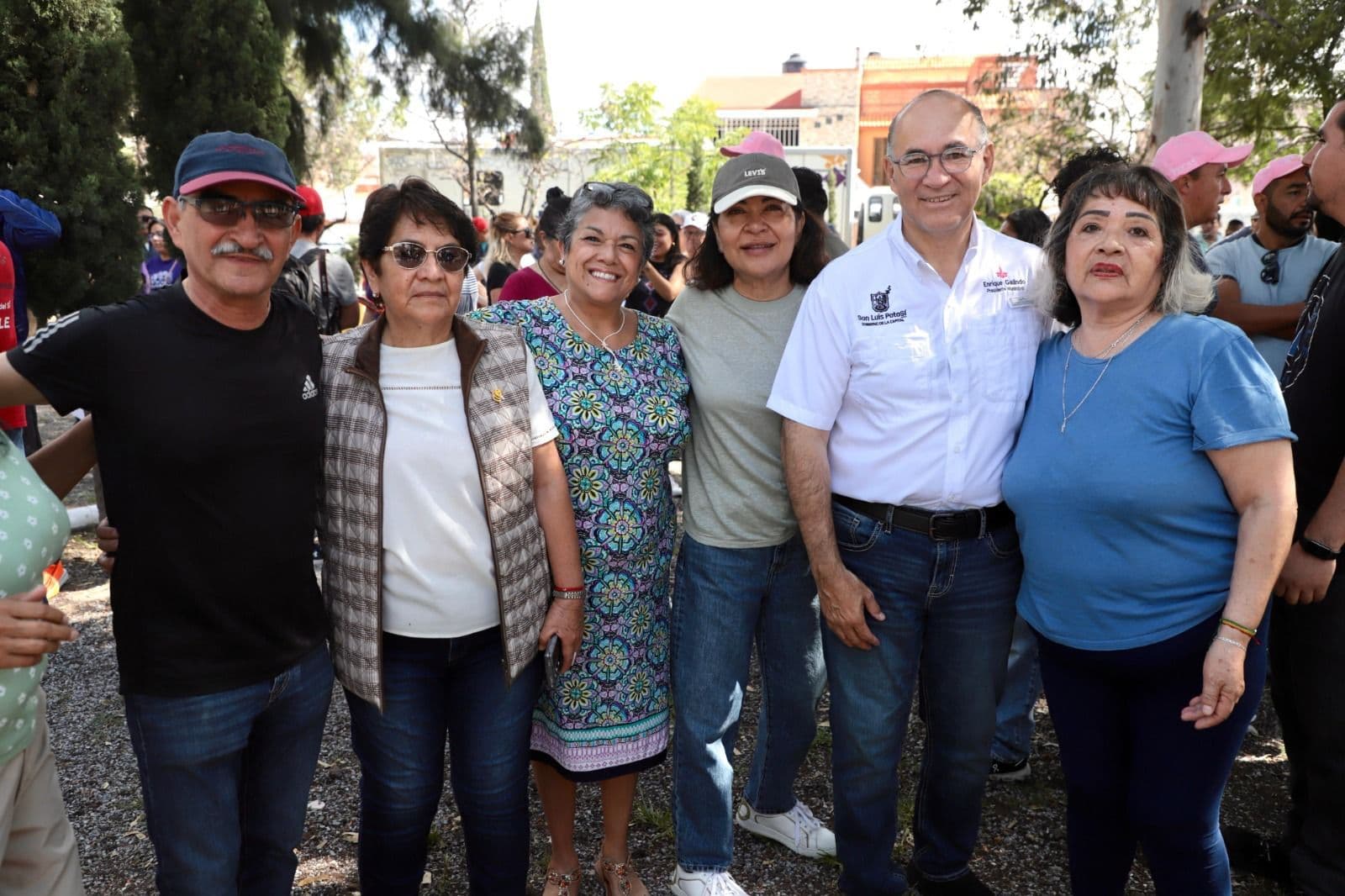 Participan vecinos junto a Ayuntamiento para rehabilitar Col. Valle de Jacarandas