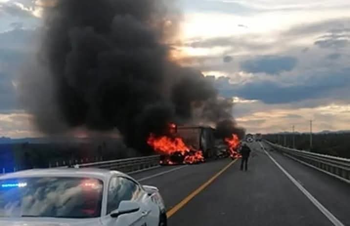 Accidente en libramiento Norte deja dos muertos calcinados