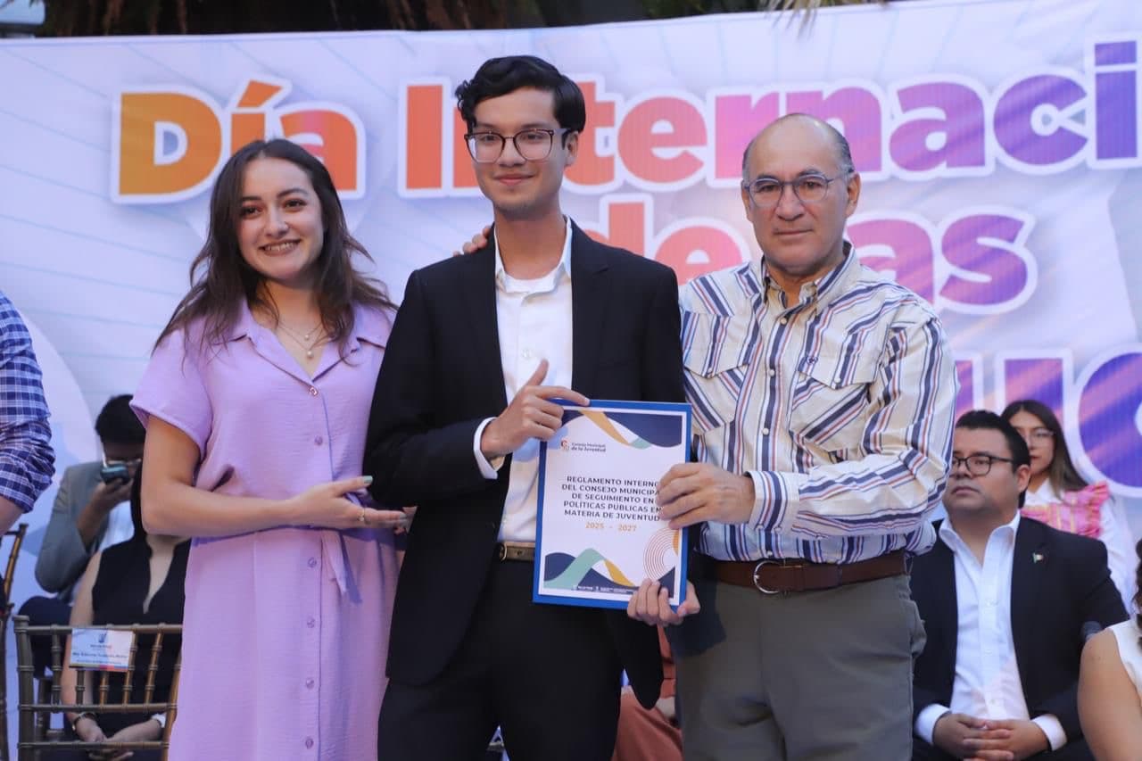 Firma Alcalde Galindo pacto por las juventudes