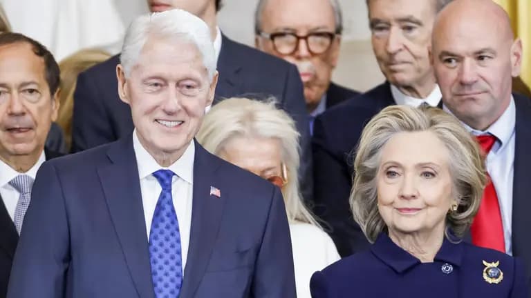 Cita Congreso de EUA a los Clinton para declarar por caso Epstein