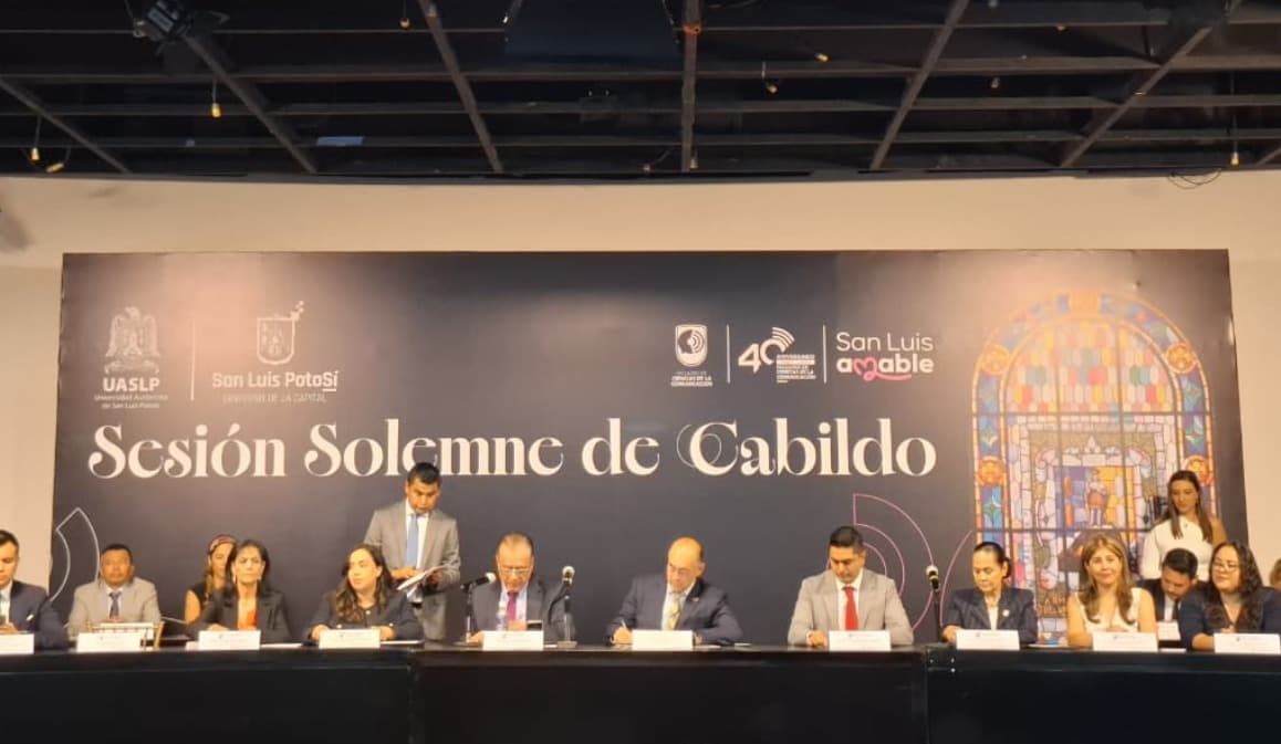 Reconoce Cabildo a la Facultad de Comunicación en su 40 aniversario