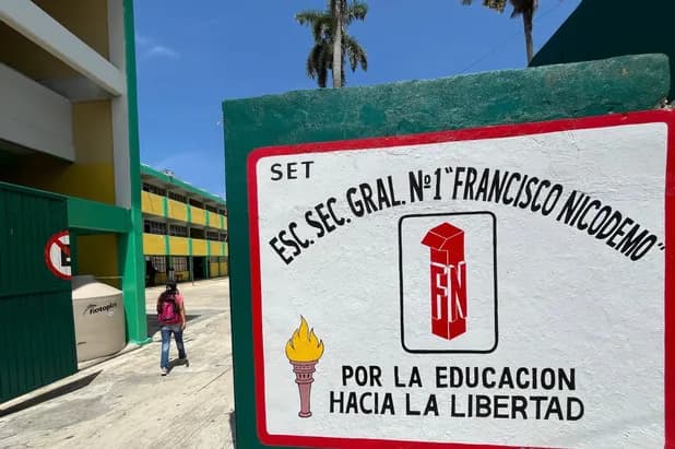 Trafican con inscripciones padres de familia