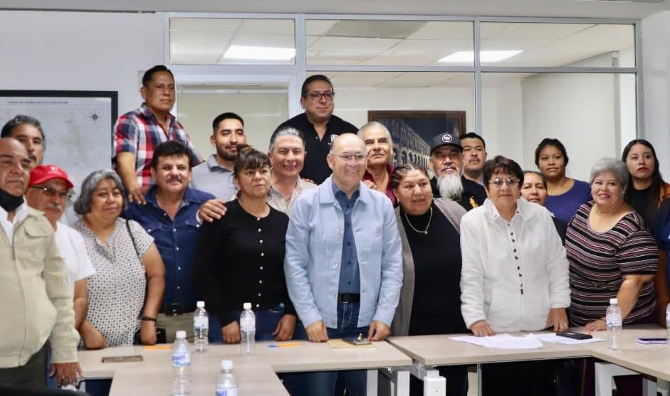 Acuerda Enrique Galindo modernización de tianguis y mercados sobre ruedas