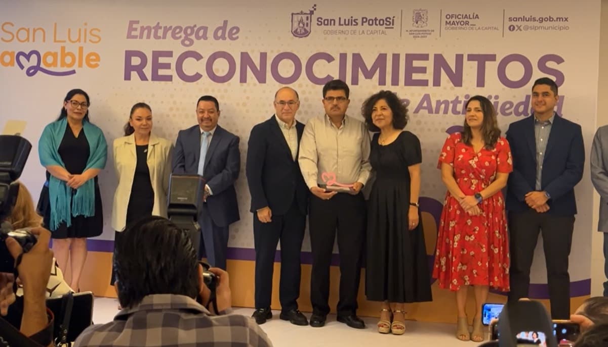 Reconoce Galindo trayectoria y servicio de trabajadores municipales