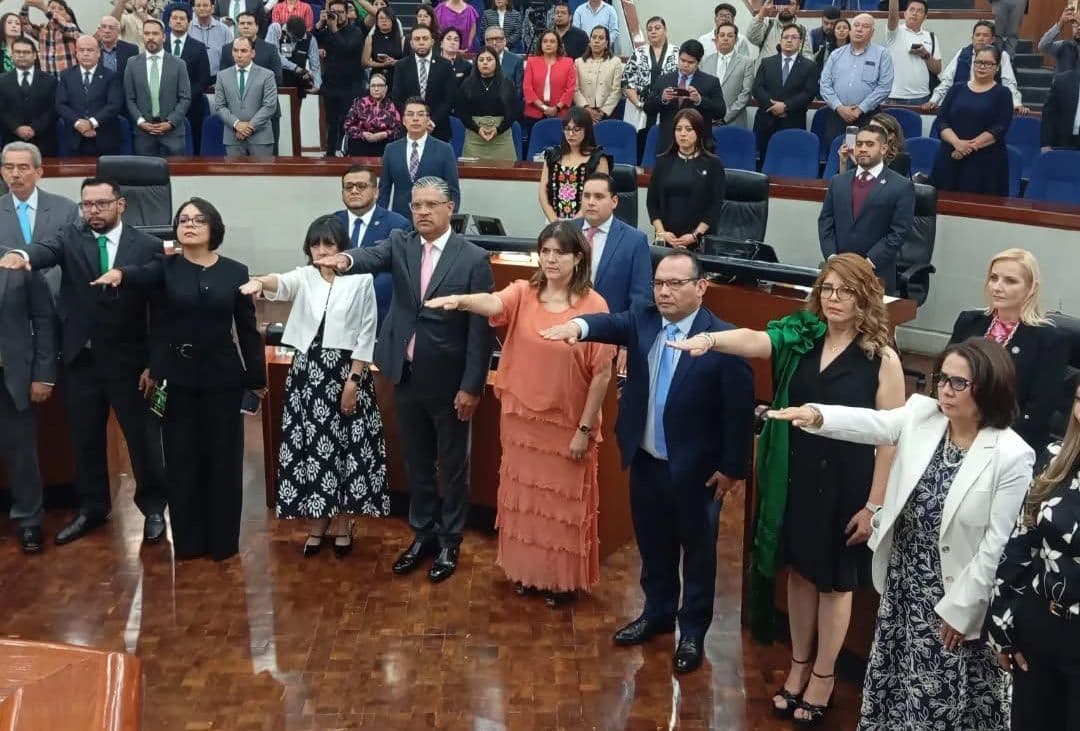 Asume Zarazúa presidencia del STJE y promete transformación interna