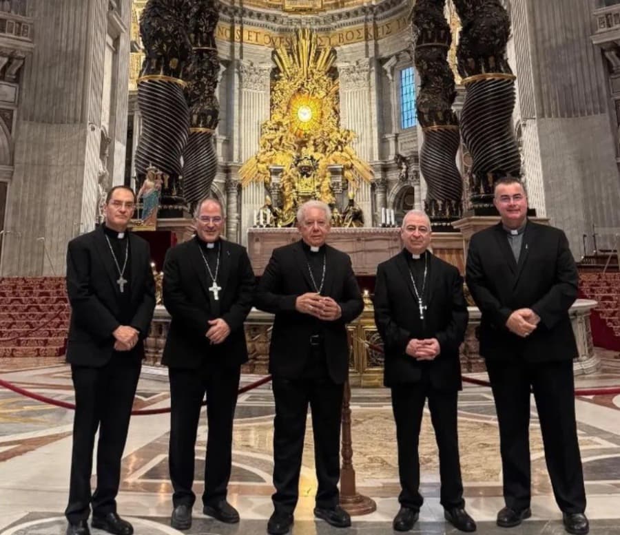 Obispos potosinos visitan al Papa León