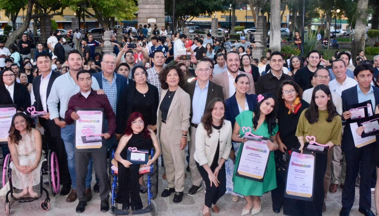 Entrega Alcalde Galindo Premio Municipal de las Juventudes 2025