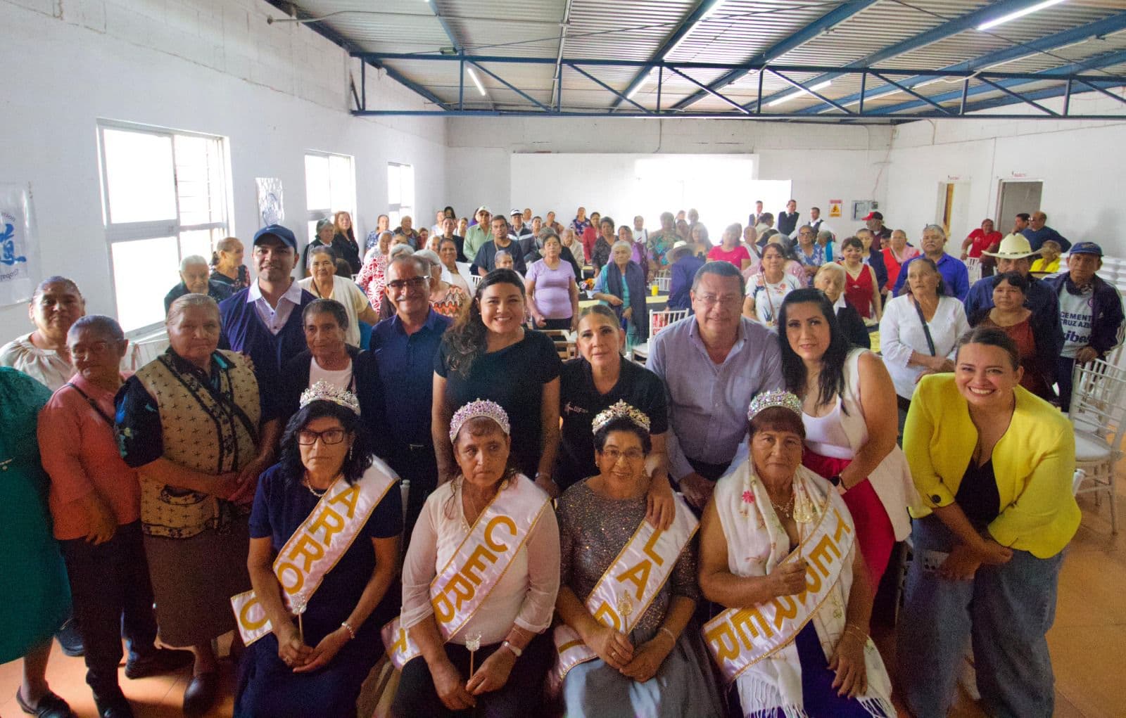 Celebra Ayuntamiento a Adultos Mayores en Delegación La Pila