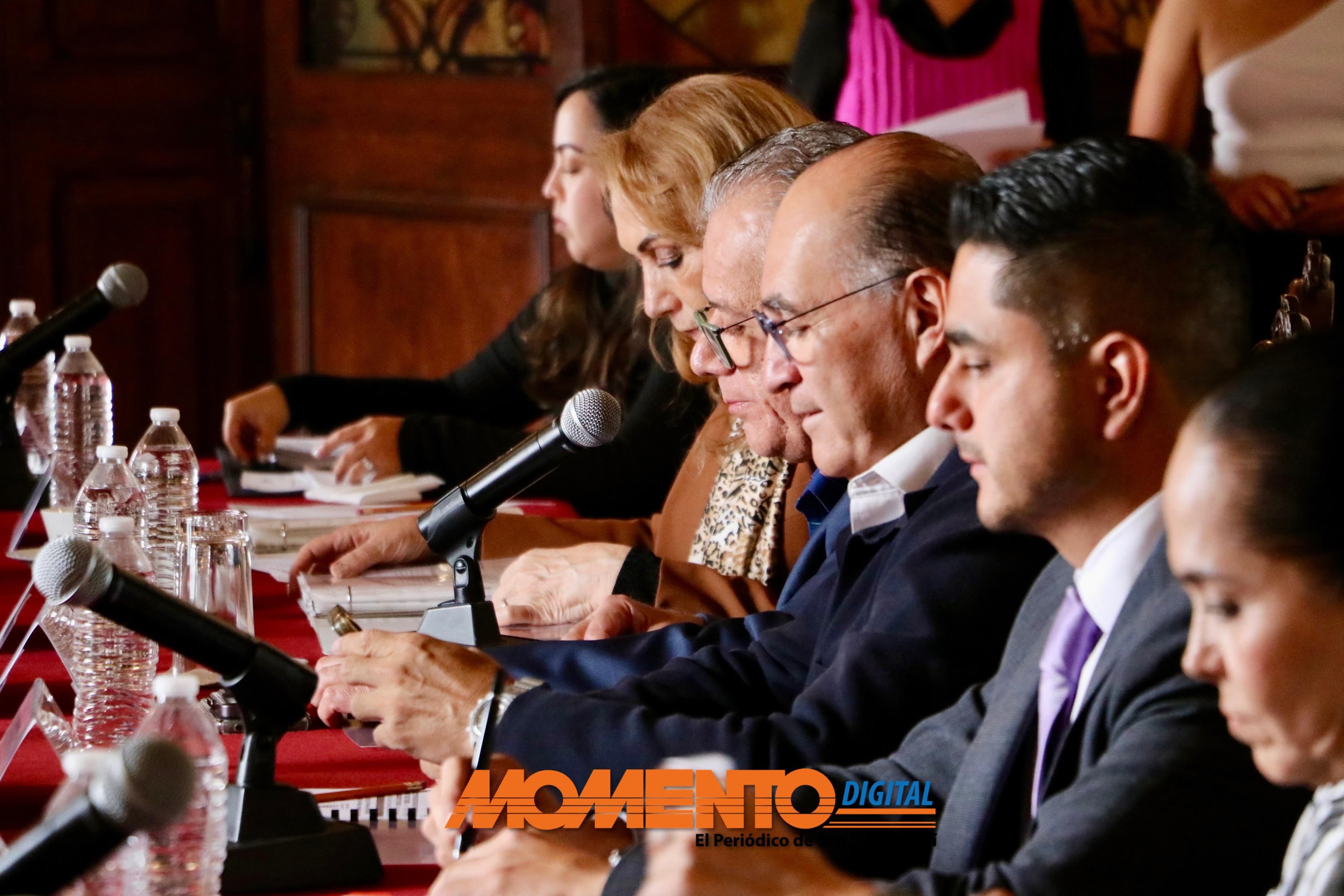 Cabildo de SLP rechaza partida presupuestal para pagar 44 mdp a Grupo Platino