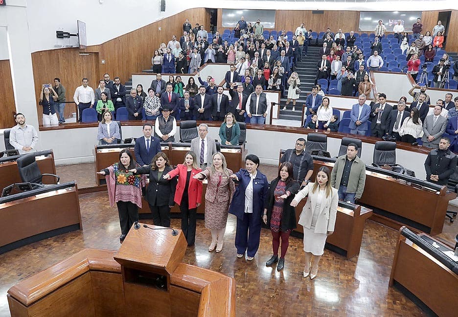 Designan Mesa Directiva del Congreso en una votación dividida