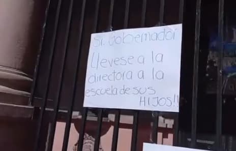 Protestan en el Internado Damián Carmona por presunta agresión de un maestro a un menor