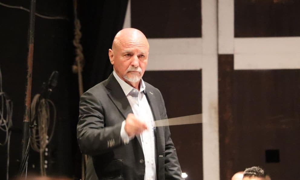 Designan al maestro Enrique Barrios González como nuevo director de la Orquesta Sinfónica