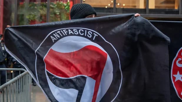 Trump declara terrorista a la organización Antifa