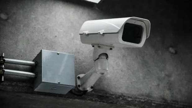 Circulan en sitios porno videos robados de hoteles y casas