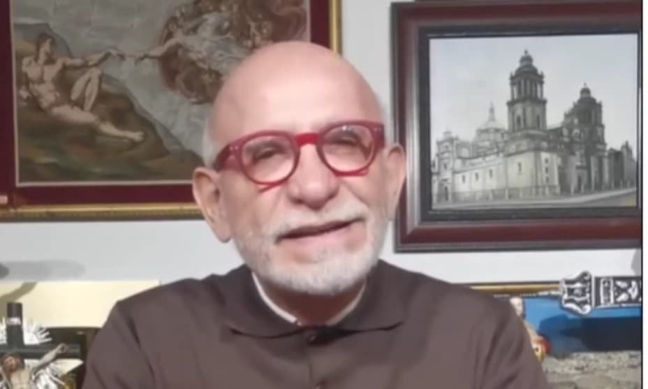 Golpean al padre José Jesús Aguilar de Venga la Alegría