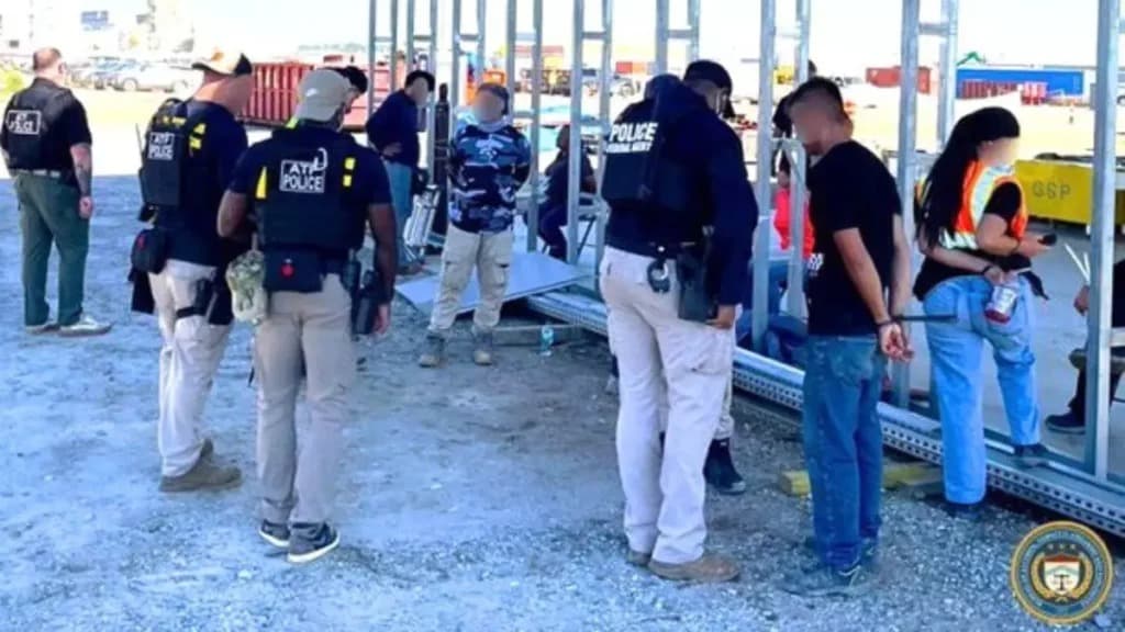 Detienen a 475 migrantes durante redada en planta de Hyundai en Georgia