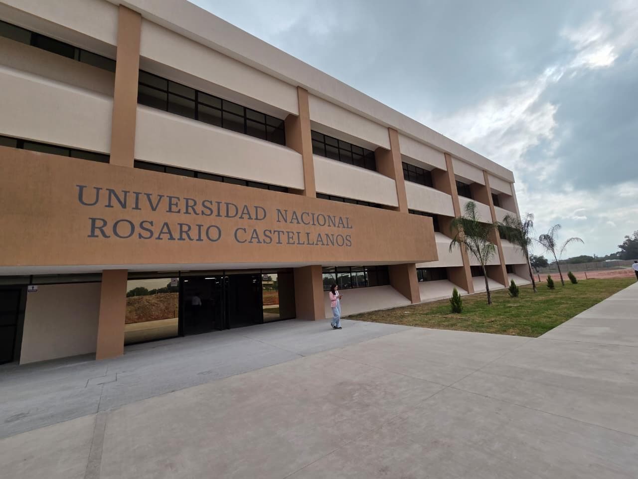 Universidad Rosario Castellanos en SLP inicia con rezagos en matrícula