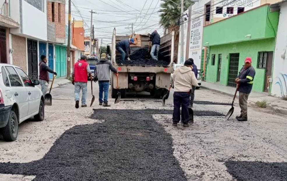 Intensifica Ayuntamiento labores de bacheo tras lluvias
