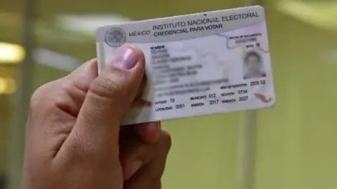 Ingresan jóvenes con INE’s falsas a antros