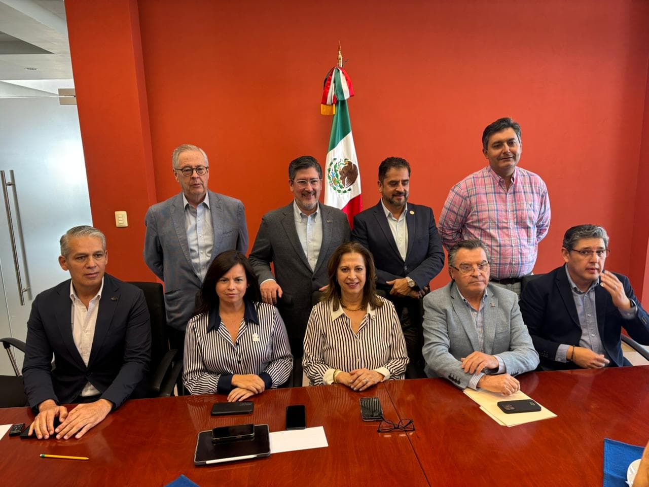 Llevan empresarios potosinos cartera de proyectos a San Lázaro