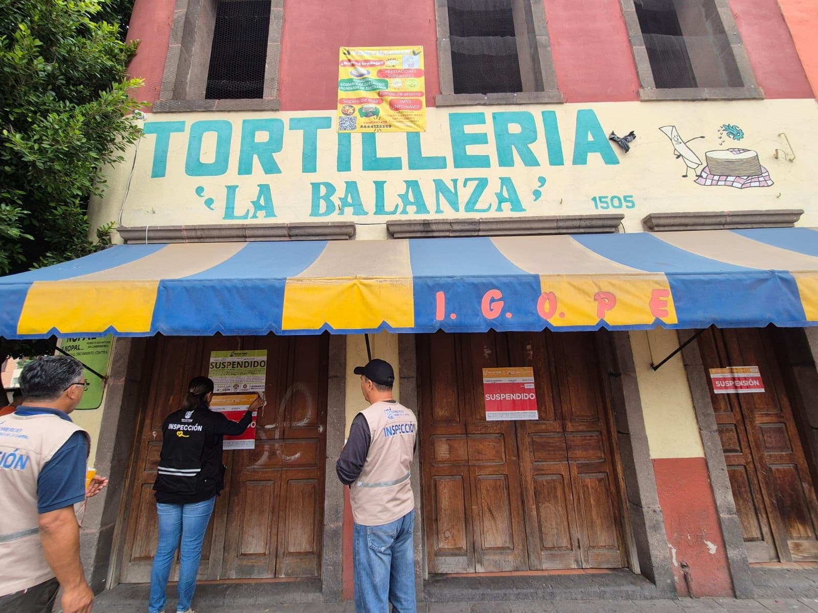 Clausuran tortillería La Balanza tras riesgo por olor a gas