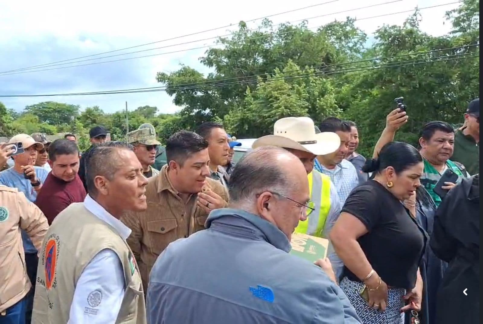 Participa Enrique Galindo en operativo de apoyo a damnificados por lluvias en la Huasteca