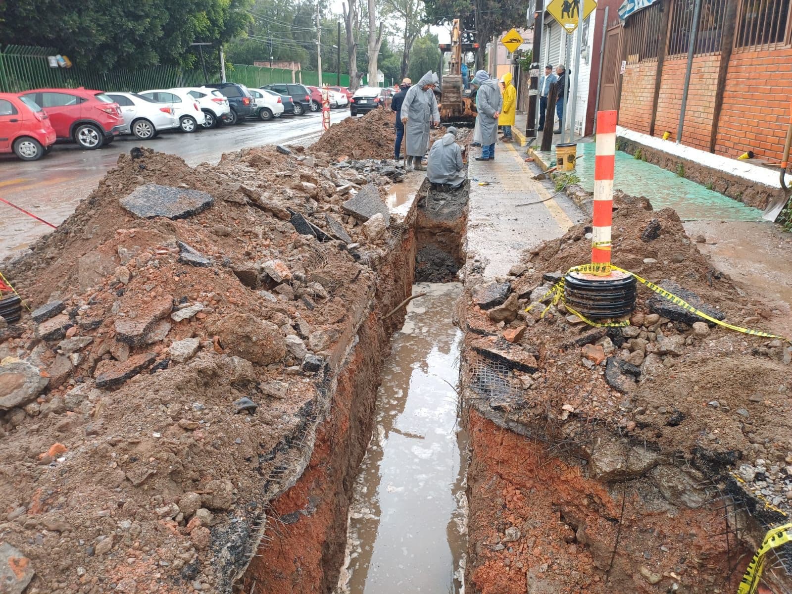 Reparan redes sanitarias e hidráulicas de Av. Santos Degollado