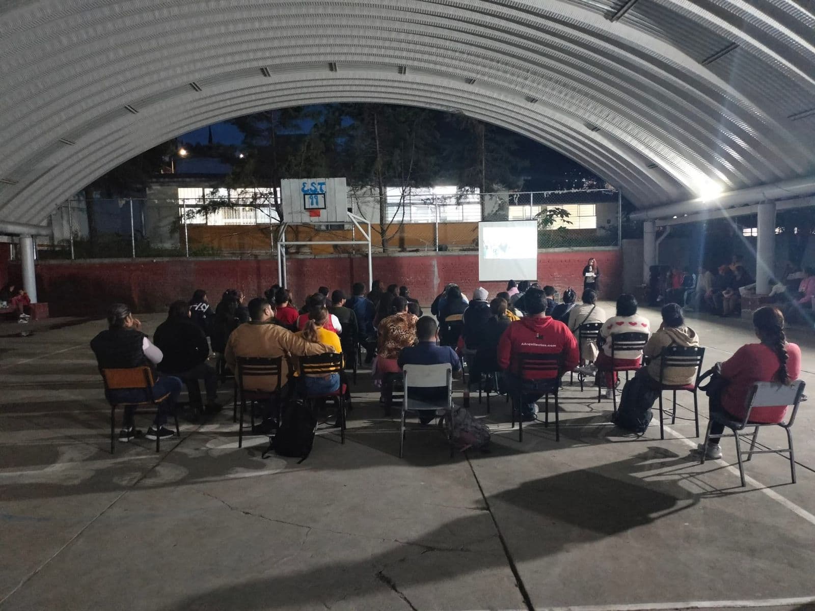 Disminución de estudiantes pone en riesgo turnos vespertinos en secundarias de SLP
