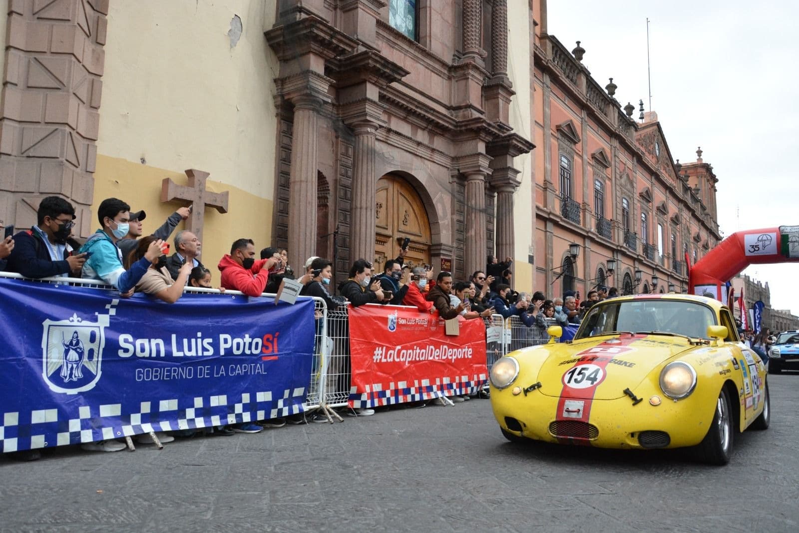 Llega a San Luis Capital la Carrera Panamericana con 50 vehículos clásicos