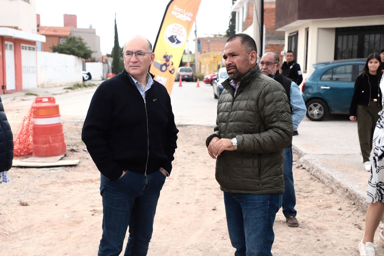 Supervisa Galindo pavimentación de calle en la Col. Villas de Buenos Aires