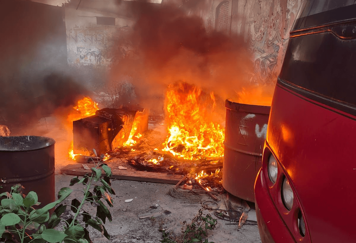 Atiende SSPC y Cuerpo de Bomberos incendio en el Centro Histórico