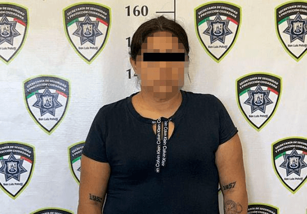 Capturan a mujer que robó mercancía en Walmart