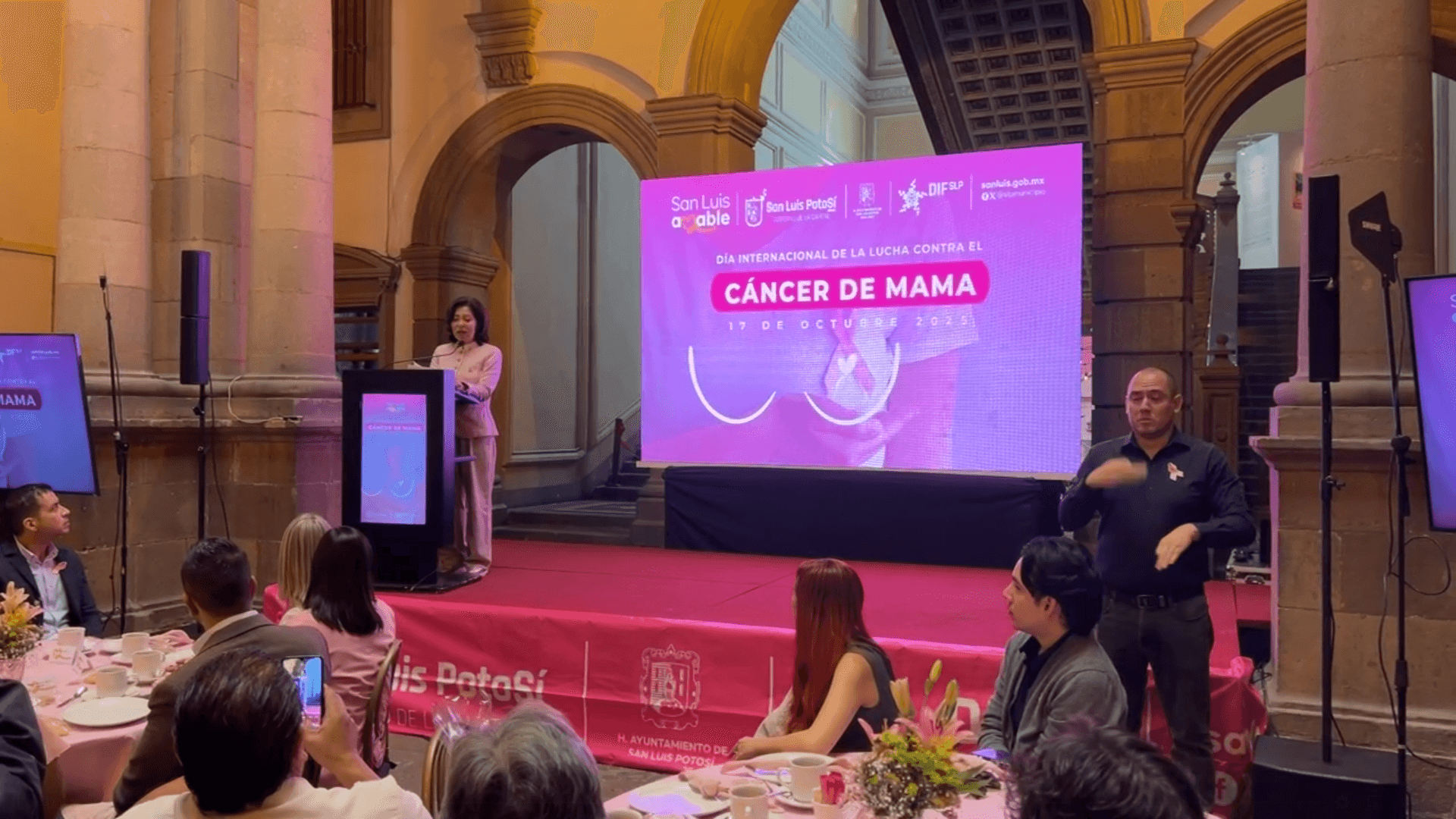 Impulsa Estela Arriaga programas en el DIF Municipal a favor de mujeres con cáncer de mama