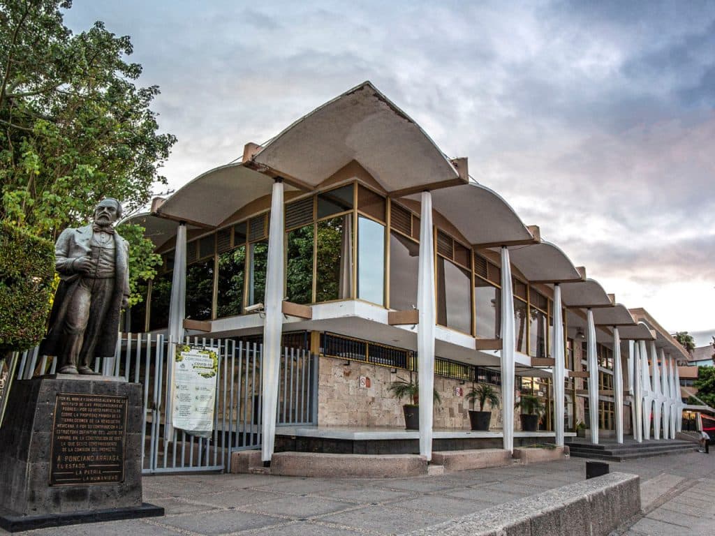 Suma Facultad de Derecho presunto caso de acoso