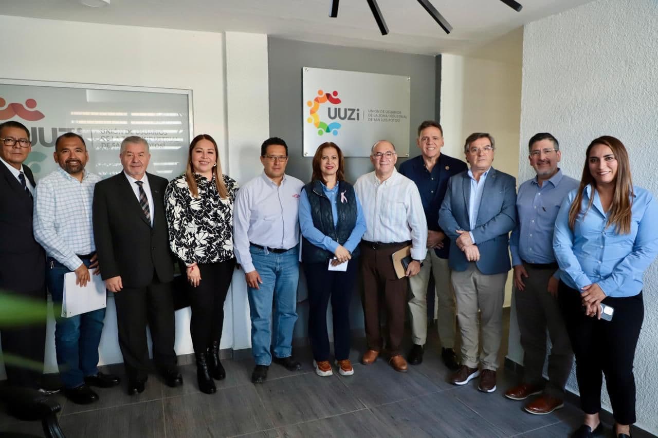 Logra Enrique Galindo acuerdo para rehabilitación vial en la Zona Industrial