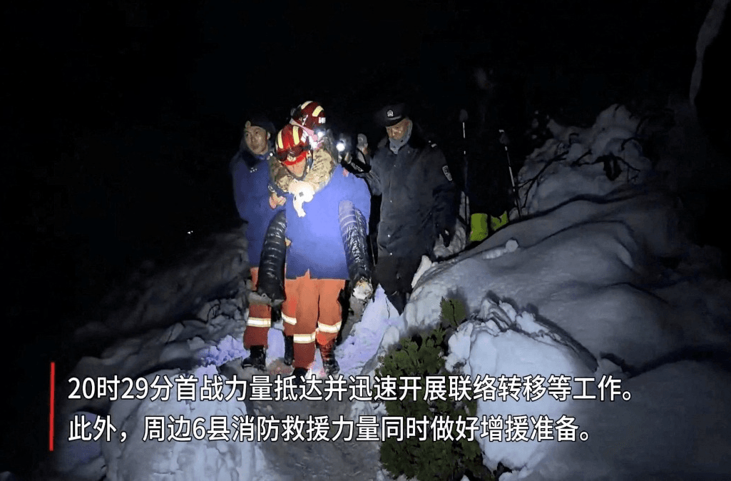 Tormenta en el Everest deja un muerto y cientos de alpinistas atrapados