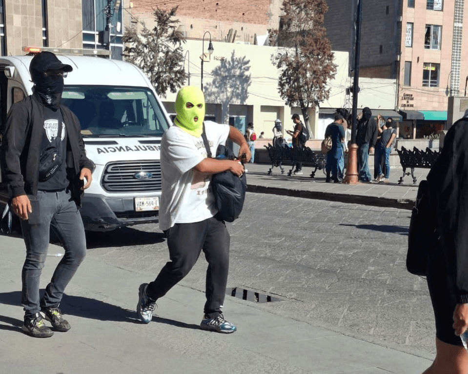 Denuncian presencia de infiltrados en protesta contra la UASLP