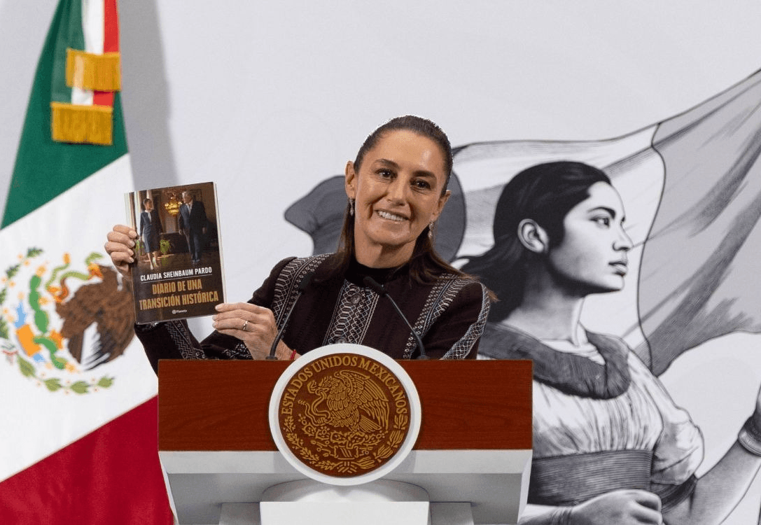 Presenta Claudia Sheinbaum libro sobre su transición con AMLO