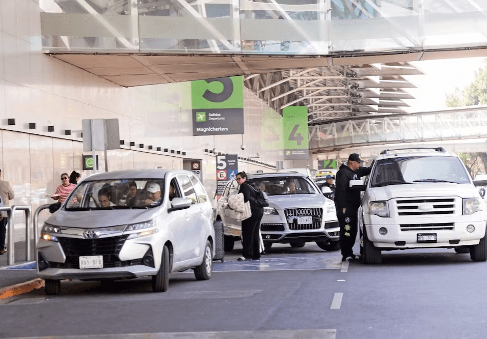 Permite Jueza Federal que Uber opere en aeropuertos de todo el país