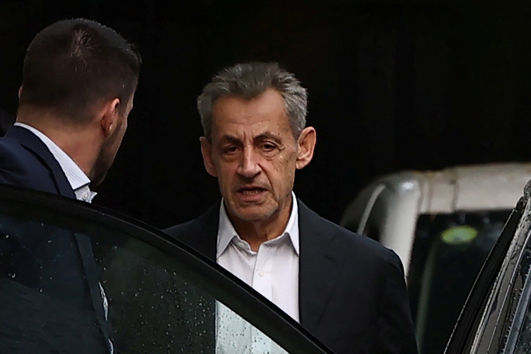 Nicolás Sarkozy es encarcelado en París tras su condena por financiación secreta de campaña