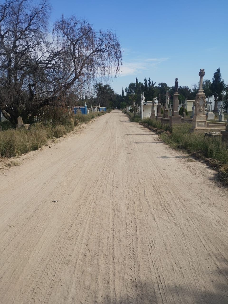 Realiza Ayuntamiento renivelación en el Panteón del Saucito