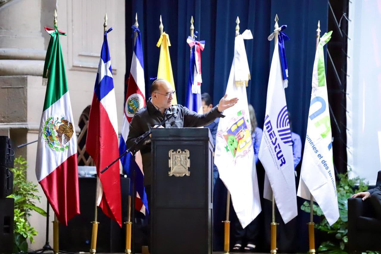 Se posiciona la Capital como líder en turismo académico