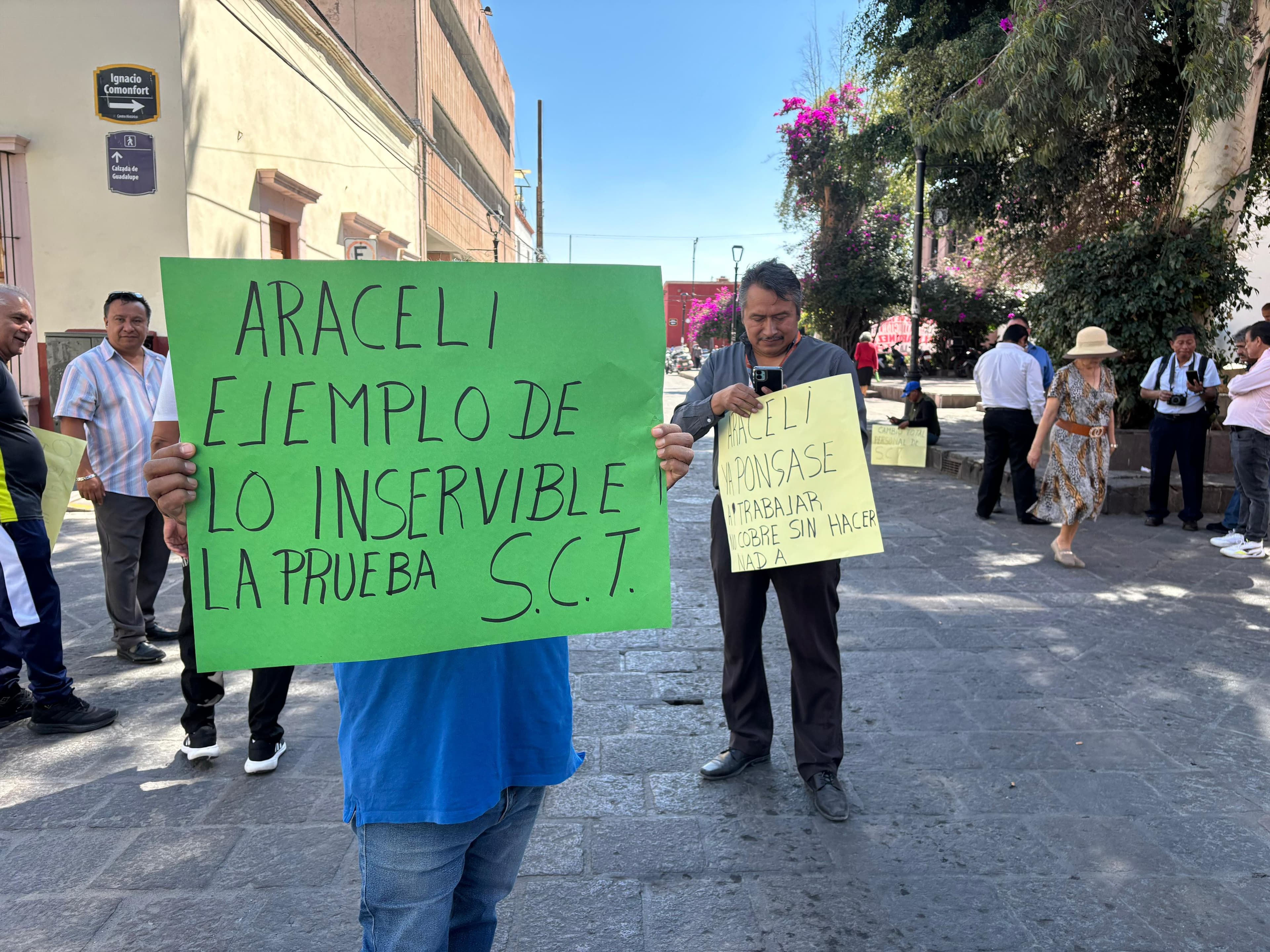 Denuncian taxistas simulación de operativos y aumento de pirataje