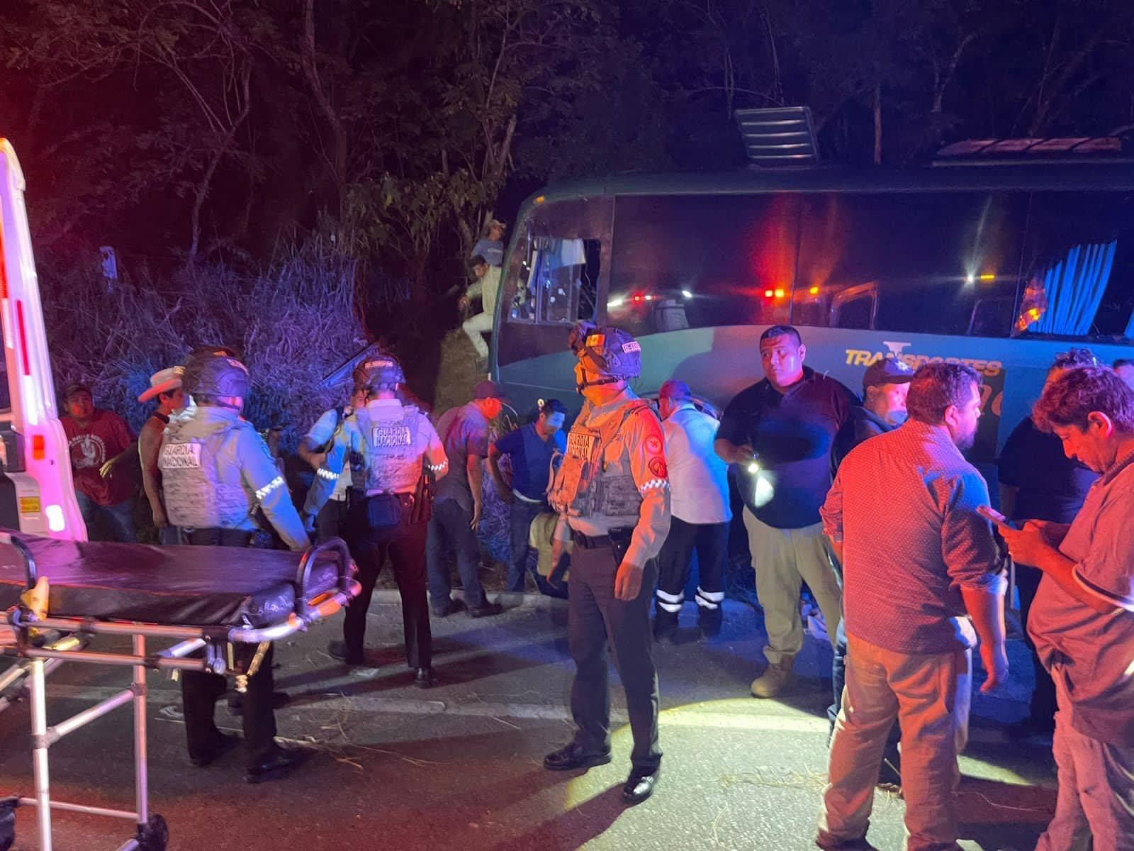 Choque entre autobús y camión deja víctima mortal en carretera Valles–Tamazunchale
