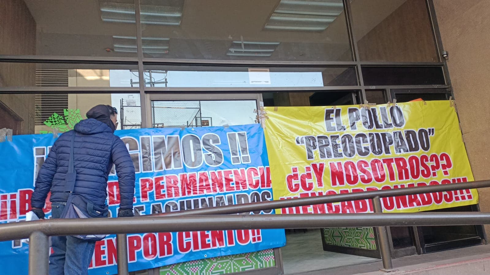Jubilados de Telesecundaria exigen pago de adeudos a Pensiones del Estado